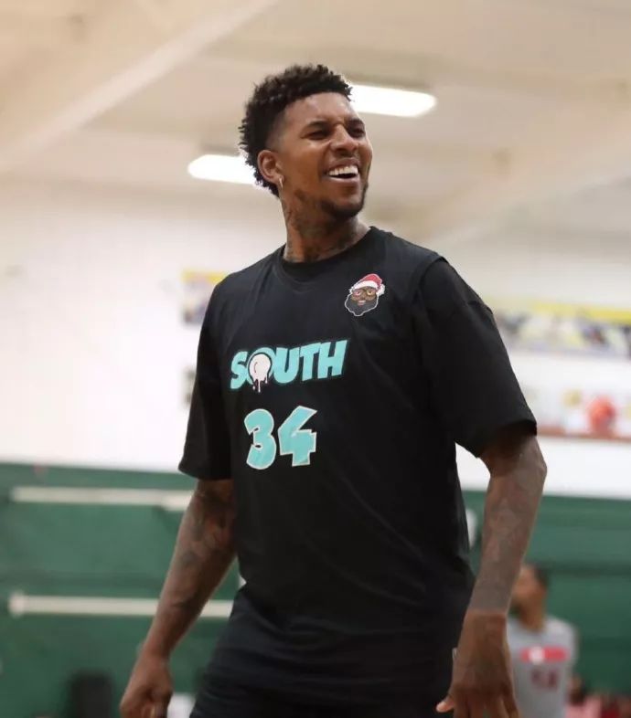 切尔西名宿：凯塞多值2亿英镑，在防守端他是一个绝对的天才（切尔西名宿称凯塞多身价可达2亿英镑，防守端堪称绝对天才）