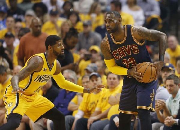 发布会变感谢会，李霄鹏赛后向各方致谢（赛后发布会成致谢场，李霄鹏向各界致谢）