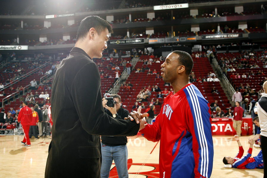 半场战报：拜仁3-0勒沃库森，格纳布里、雅克松破门（上半场拜仁3-0领先勒沃库森，格纳布里、雅克松相继破门）