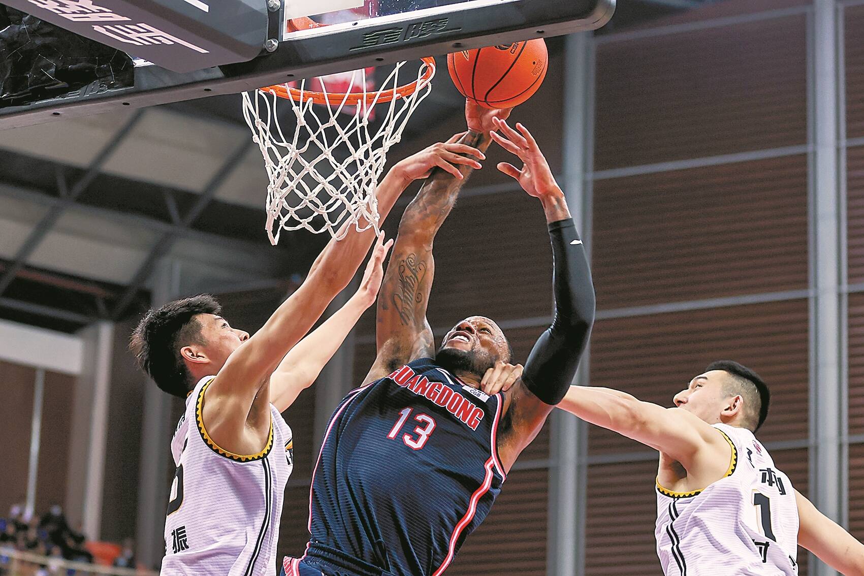 澳超前瞻：西悉尼流浪者德比战意十足，悉尼FC联赛高歌猛进（澳超前瞻：西悉尼流浪者德比斗志昂扬，悉尼FC联赛势不可挡）