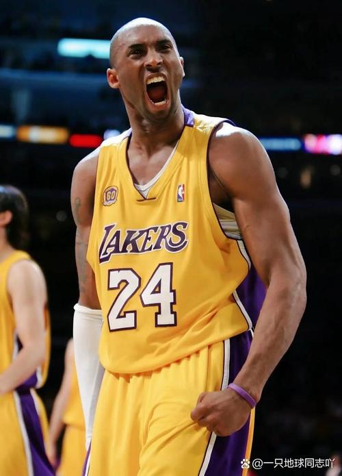 万项谈梅开二度：只能说运气比较好，赶上了这两个进球（万项谈双响：运气使然，恰逢两球入账）