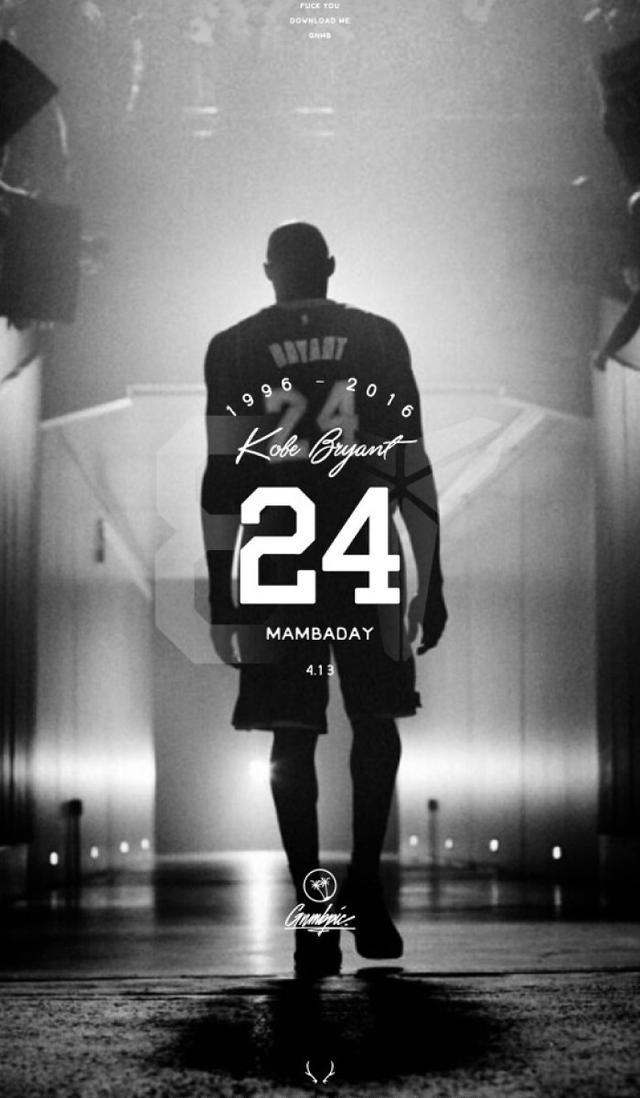 镜头语言，阿诺德上场镜头给到一位利物浦球迷亲吻队徽（阿诺德登场瞬间，镜头捕捉利物浦球迷亲吻队徽）