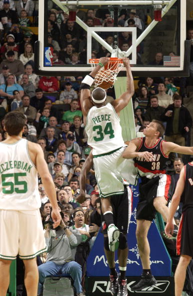 惊天反转！主裁赛后向埃格努道歉，黄牌原因竟是这？（戏剧性大反转！主裁判赛后向埃格努致歉，出示黄牌的理由竟然是这个？）