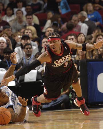 足球转会市场最新签约及趋势分析（足坛转会风向：最新签约动态与市场趋势）