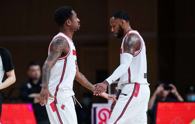 王曼昱回应伤病：每个人都面临困难，会用责任感和使命感克服（王曼昱回应伤情：难关人人有，我将以责任与使命挺过去）