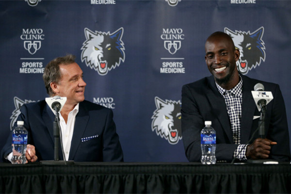 扎戈：托蒂睡觉打呼噜还说梦话；吐西蒙尼口水是因他故意挑衅（扎戈爆料：托蒂睡觉会打呼也会说梦话；向西蒙尼吐口水因其刻意挑衅）