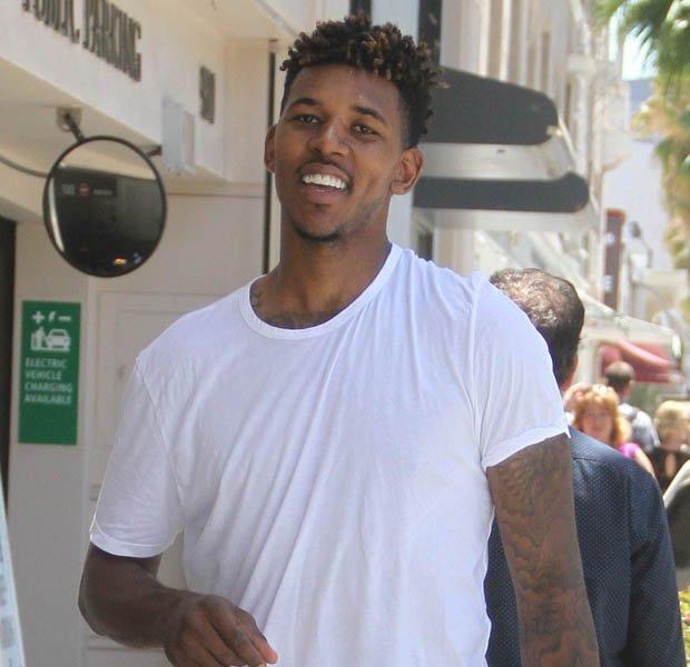 英博官方：现针对部分三层看台开启二轮售票，今日19：00开票（英博官宣：今日19：00开启三层部分看台第二轮售票）