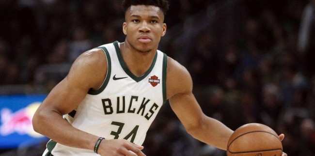 足球国足U23小将爆射破门，引网友赞叹（国足U23小将重炮破门，网友齐声点赞）