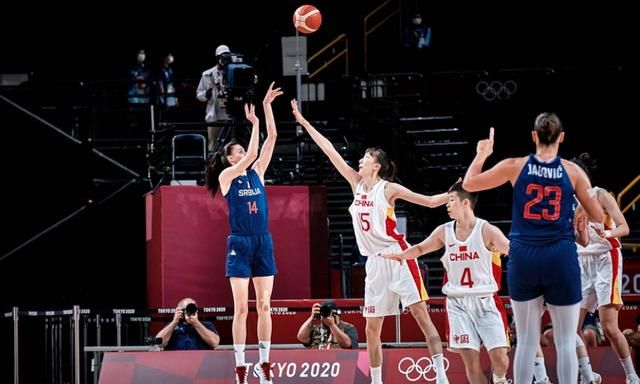 皇马最新伤病情况：赫伊森&阿拉巴预计将于近期回归（皇马伤情更新：赫伊森、阿拉巴有望短期内复出）