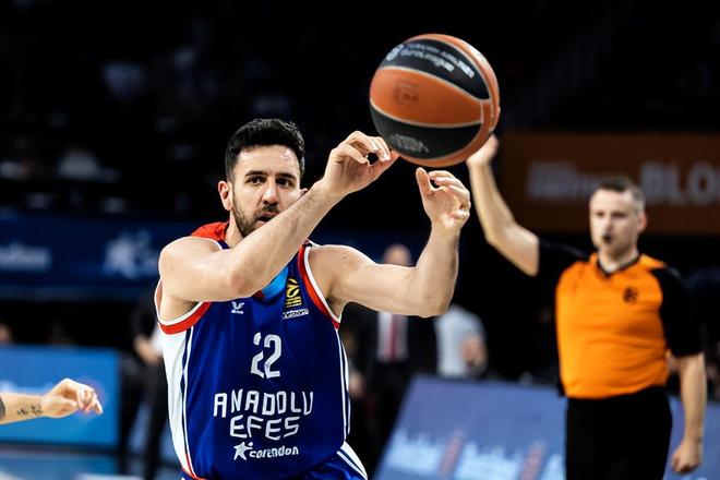 篮网连续客场取胜，士气高涨（篮网客场连胜，气势如虹）