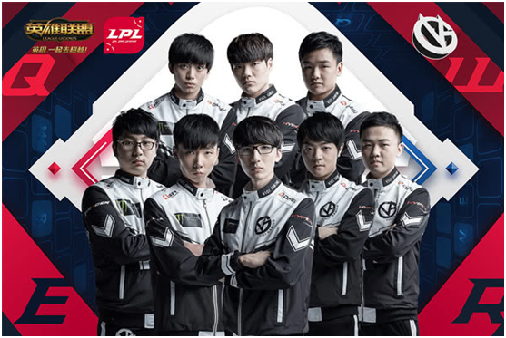 [NBA]詹姆斯高吊篮下 戴维斯接球双手暴扣.